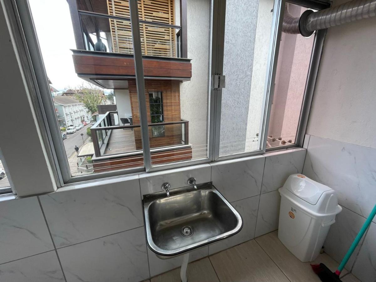 Apartamento Para 9 Pessoas - Blumenhaus 201 - Uma Quadra Da Rua Coberta! Грамаду Екстер'єр фото